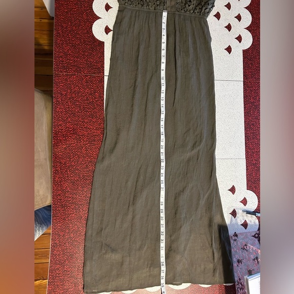 CLOTH & PEOPLE Olive Green Halter Eyelet Lace Bodice. Front Slit Crepe Maxi MED - Picture 12 of 13